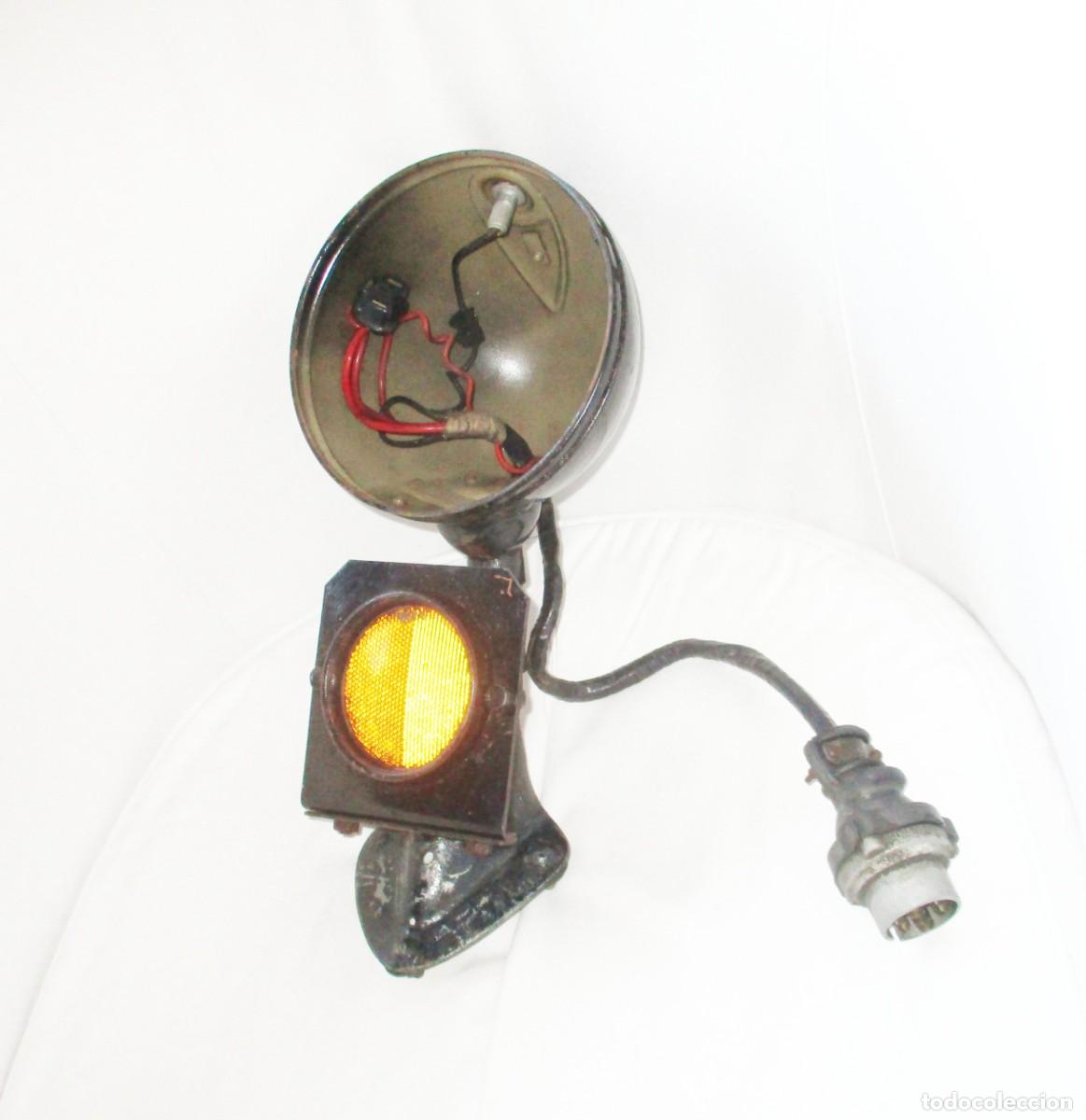 Coches y Motocicletas: ANTIGUO FARO TRASERO CON REFLECTOR CATADI&Oacute;PTRICO PARA REMOLQUE.