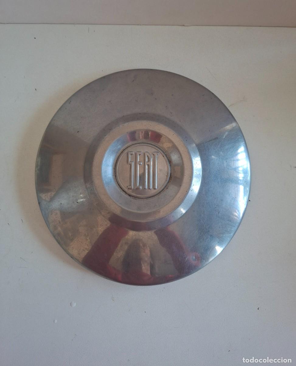 Autos und Motorr&auml;der: TAPACUBOS SEAT - VINTAGE 1960's