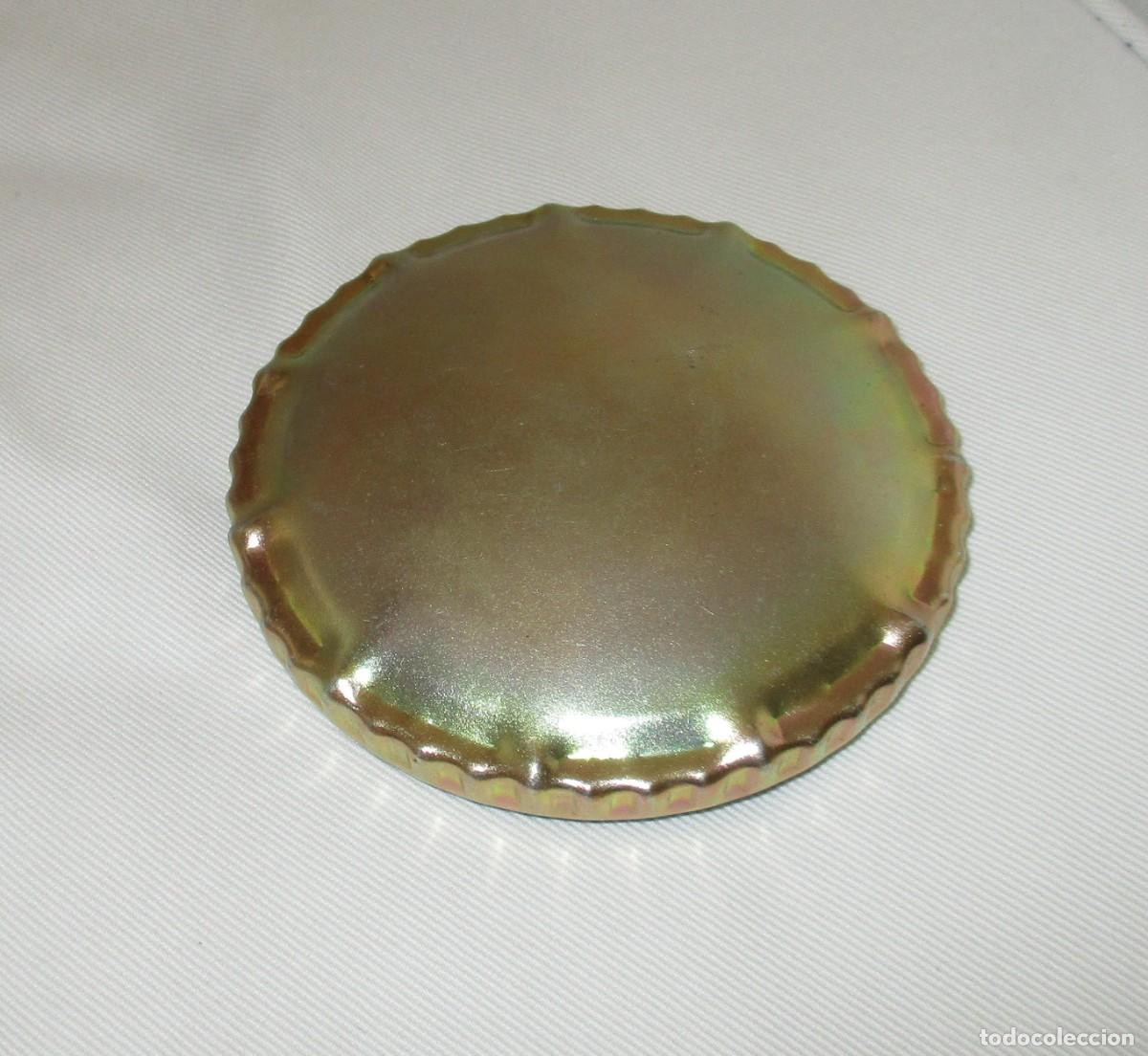 Coches y Motocicletas: ANTIGUO TAP&Oacute;N PARA DEP&Oacute;SITO DE GASOIL DE VEH&Iacute;CULO ALEM&Aacute;N. BLAU GESCH&Uuml;ZT. DI&Aacute;METRO: 11,5 CMS.