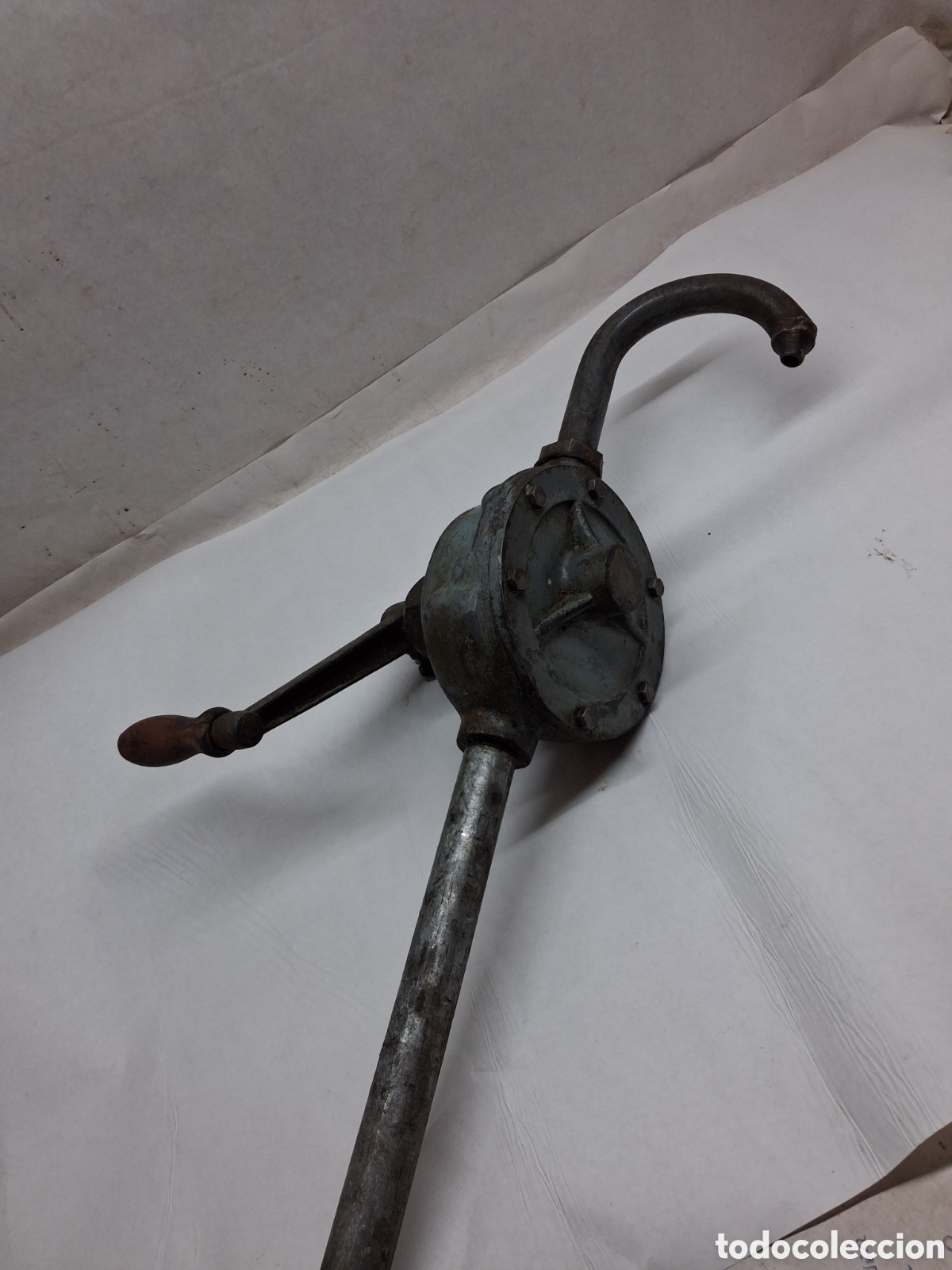 Coches y Motocicletas: antigua bomba trasvase manual