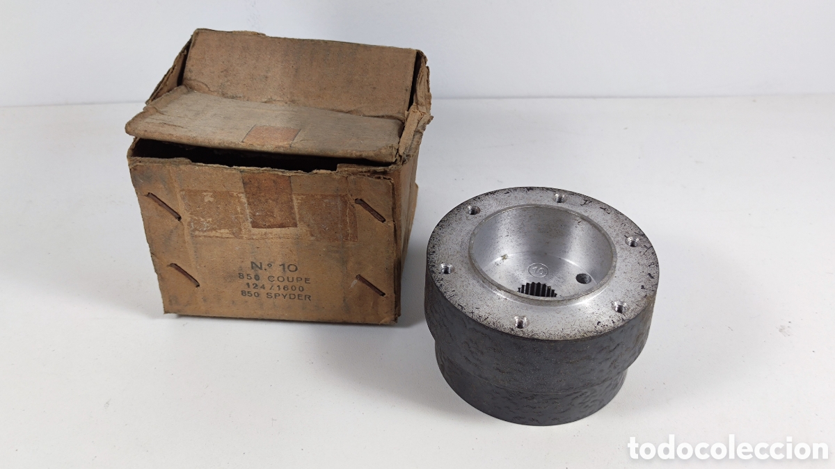 Autos und Motorr&auml;der: Pi&ntilde;a para volante deportivo adaptable a SEAT 124 Sport 1600 850 coup&eacute; y spyder