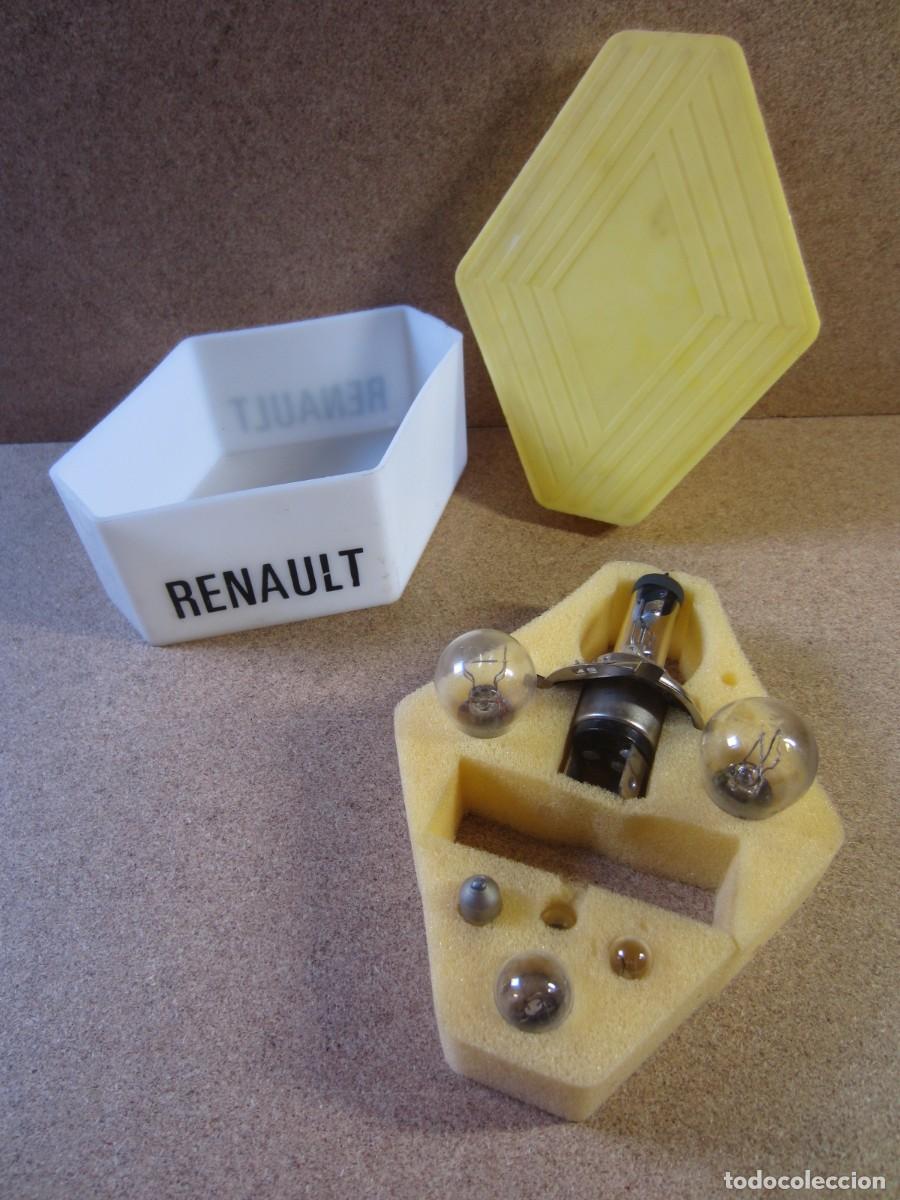 Coches y Motocicletas: Antigua Caja de Luces Coche Renault Blanca y Amarilla de Plastico