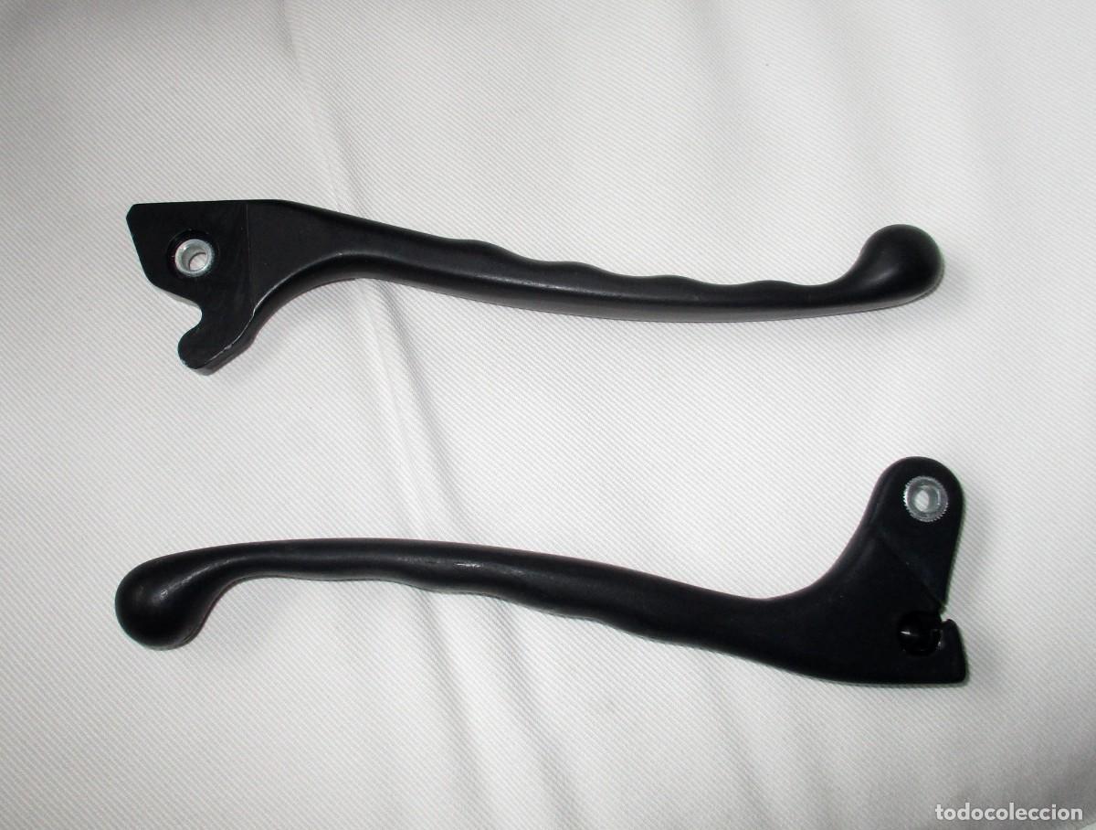 Coches y Motocicletas: PAREJA DE MANETAS ORIGINALES PARA MOTOCICLETAS DUCATI Y SIMILARES. A ESTRENAR.