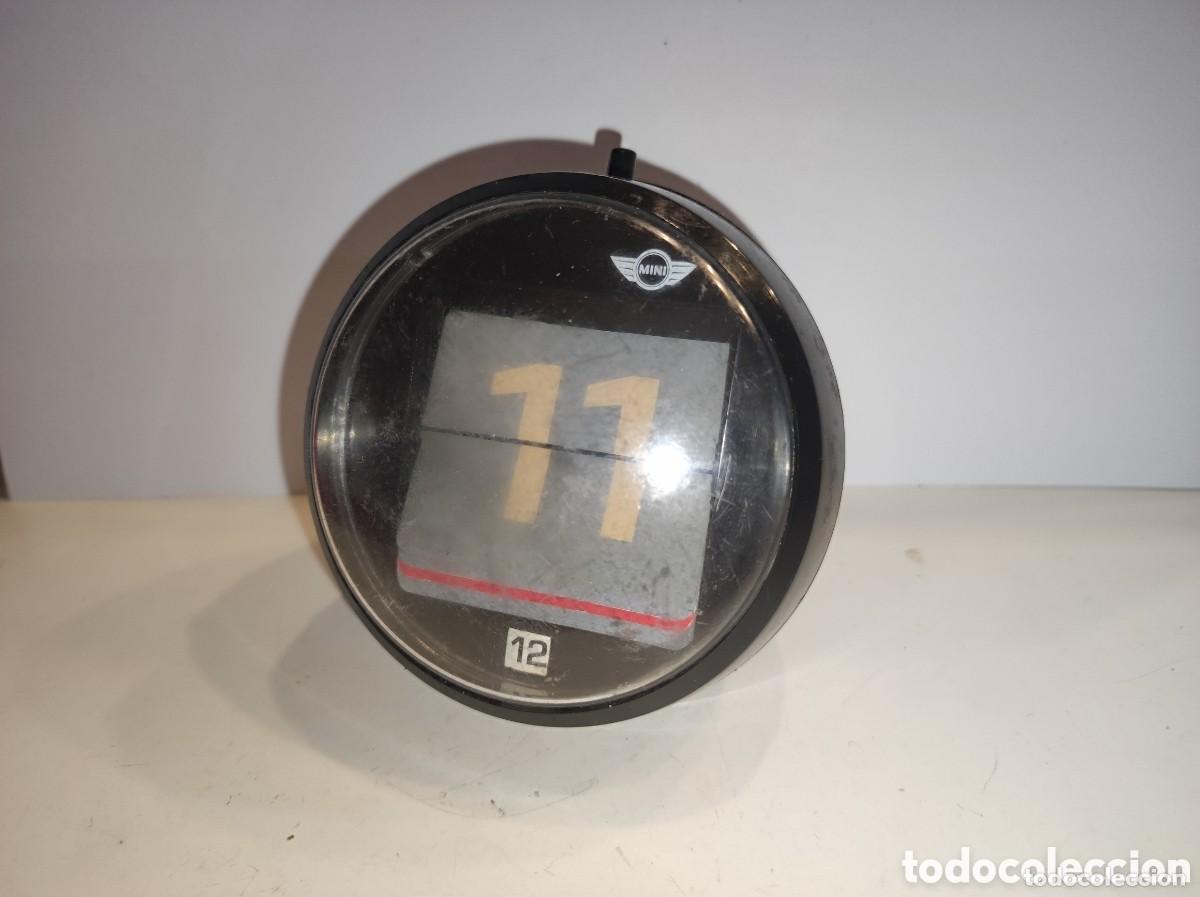 Coches y Motocicletas: Antiguo calendario bola para coche mini con su logo