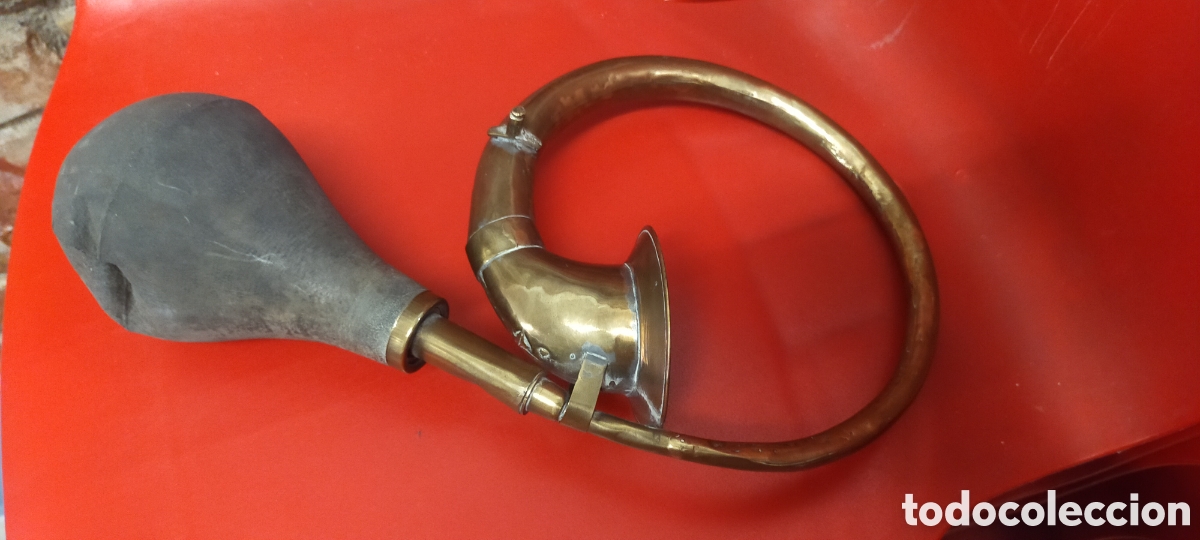 Coches y Motocicletas: Bocina Antigua Coche Lat&oacute;n
