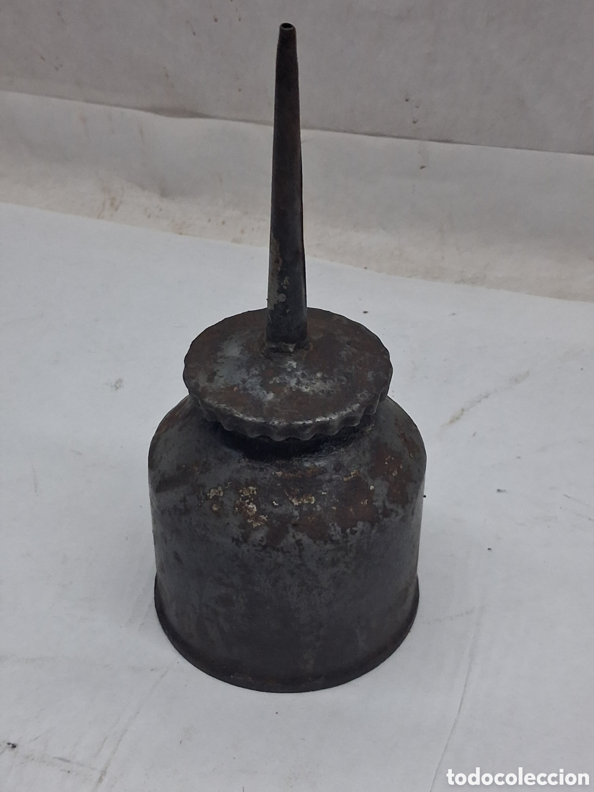 Coches y Motocicletas: Aceitera de chapa taller