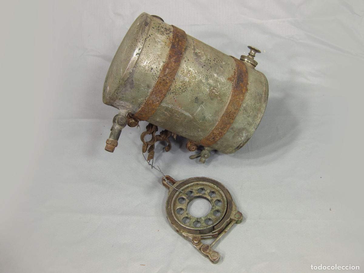 Autos und Motorr&auml;der: ANTIGUO DEP&Oacute;SITO DE GASOLINA DE TRICICLO TIPO DE DION BUTON CON EL SISTEMA DE FRENO