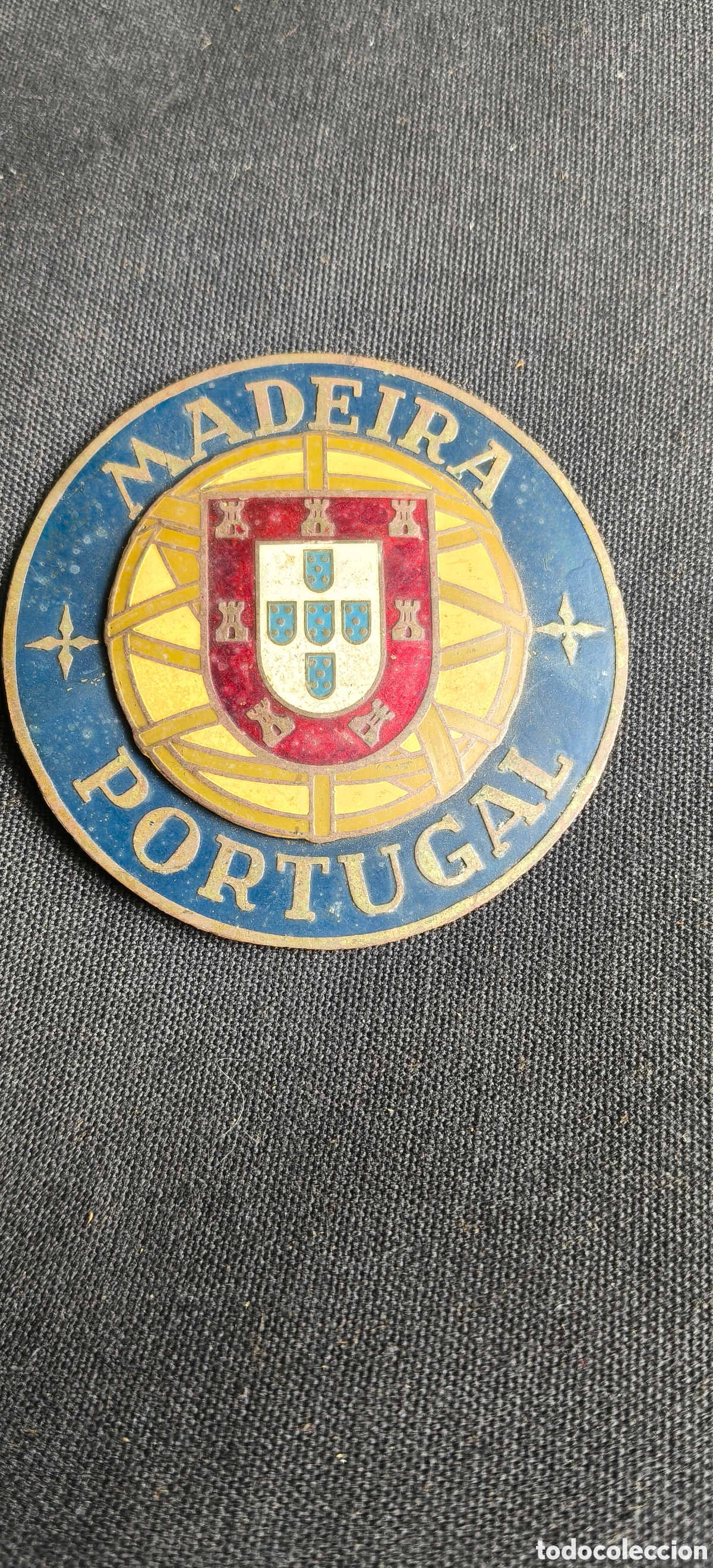 Coches y Motocicletas: MADEIRA PORTUGAL INSIGNIA COCHE ANTIGUO - MADEIRA PORTUCAL ANTIQUE CAR BADGE