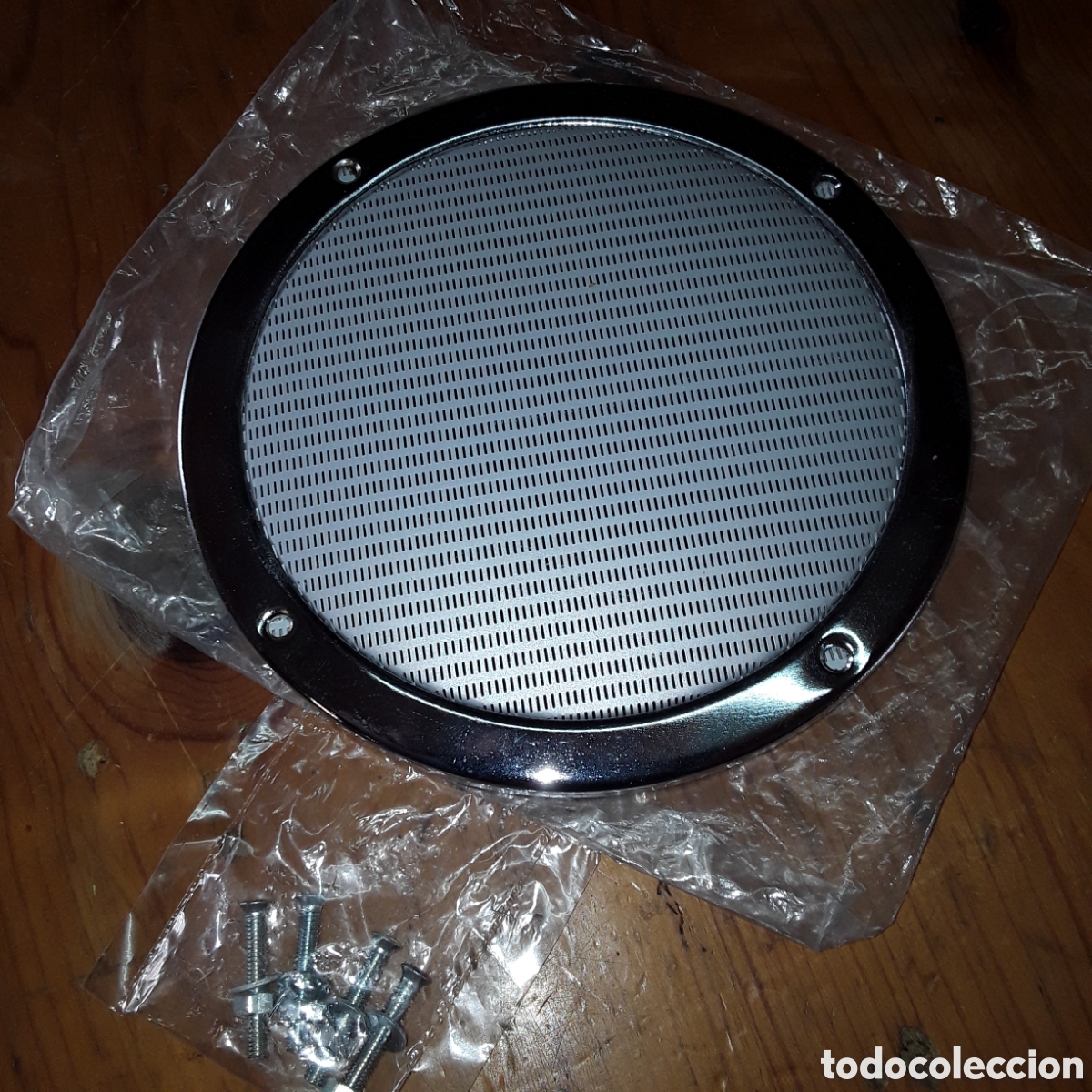 Coches y Motocicletas: REJILLA EMBELLECEDOR DE ALTAVOZ CROMADA PARA COCHE CLASICO- varias disponibles