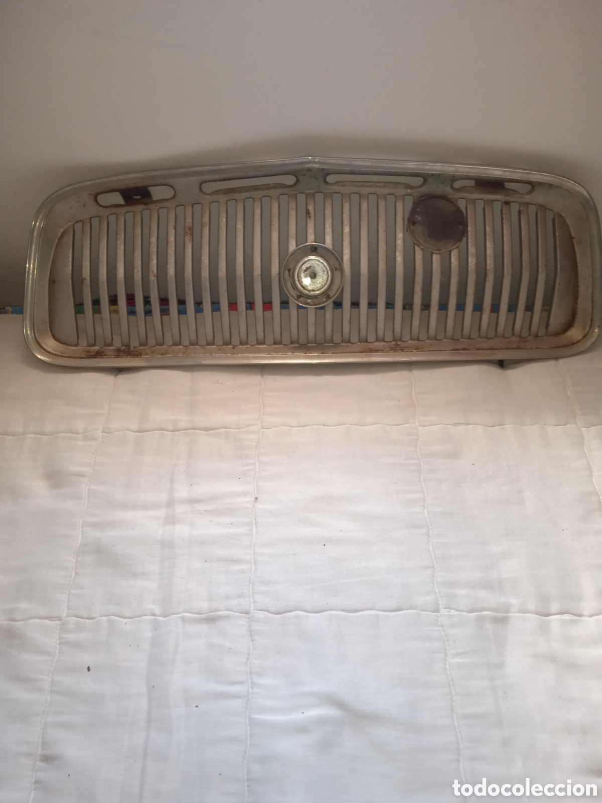 Coches y Motocicletas: Calandria de coche a&ntilde;os 50 , 75 x 25 cm