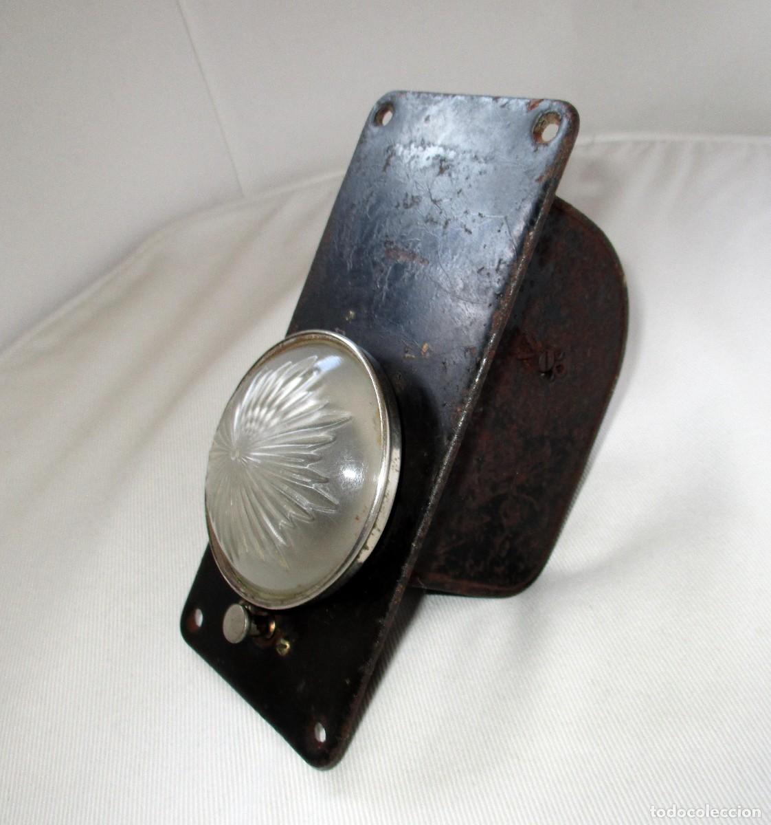 Autos und Motorr&auml;der: LUZ DE CORTES&Iacute;A CON PULSADOR PARA VEH&Iacute;CULO CL&Aacute;SICO DE LOS A&Ntilde;OS 30.
