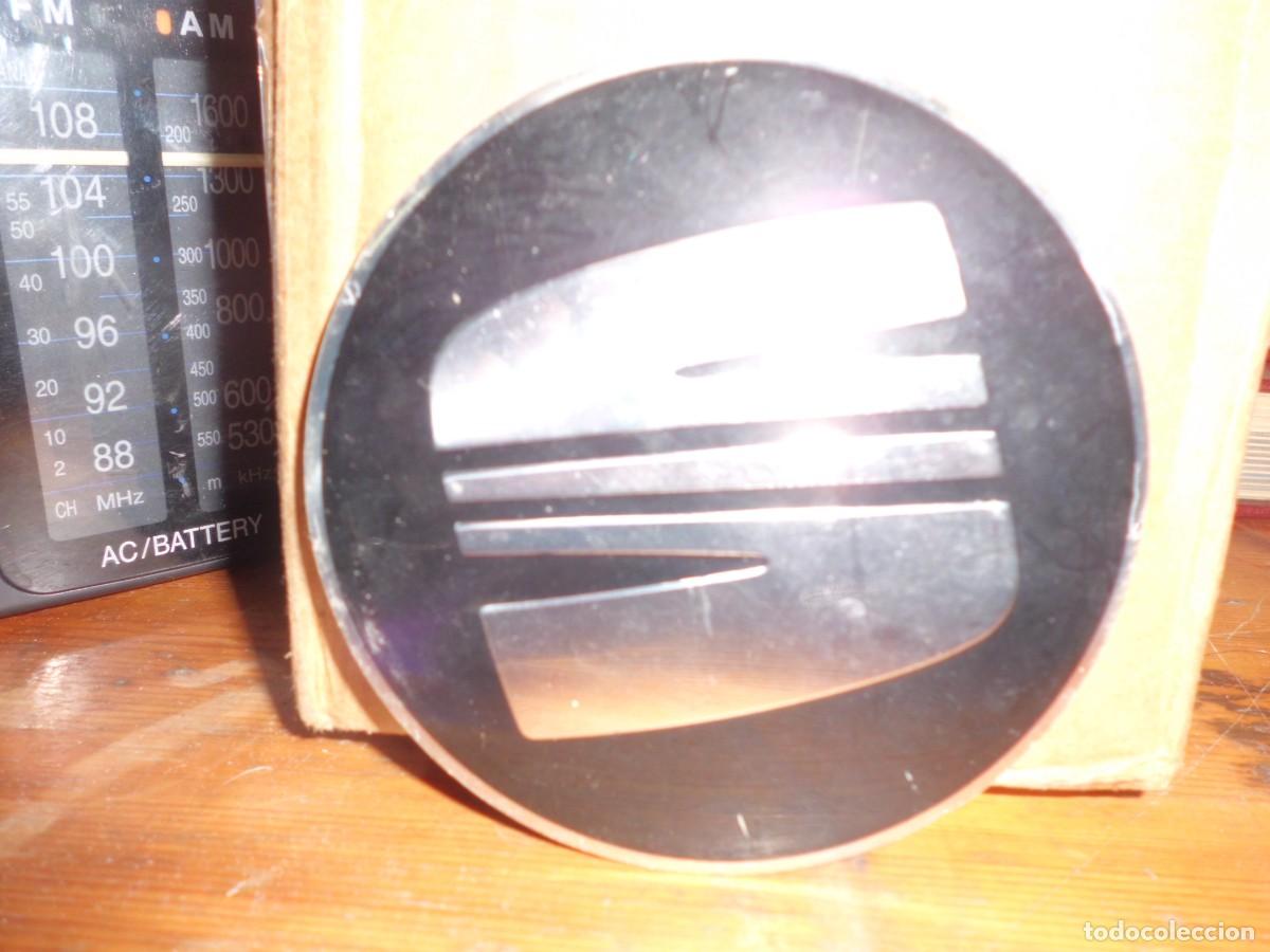 Coches y Motocicletas: EMBLEMA DE SEAT,,,,,,,,,,,,,,,,,,,,,