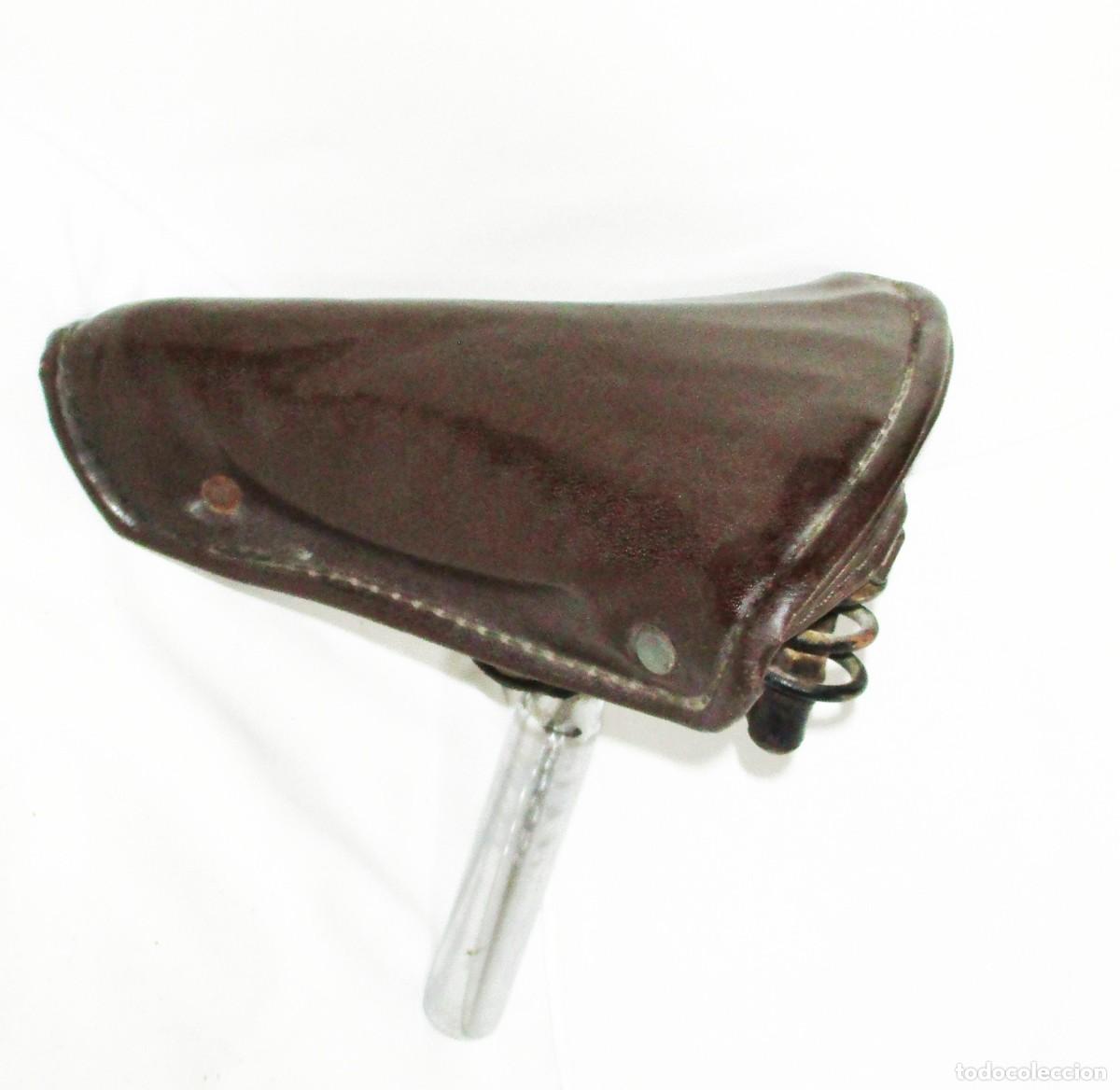 Autos und Motorr&auml;der: ANTIGUO ASIENTO O SILL&Iacute;N DE CUERO ORIGINAL DE BICICLETA RENARD.