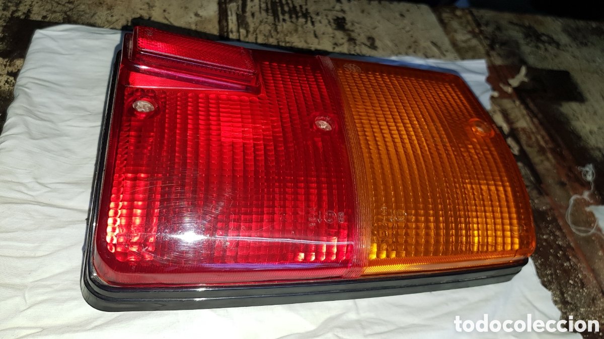 Coches y Motocicletas: Piloto trasero derecho Seat 133