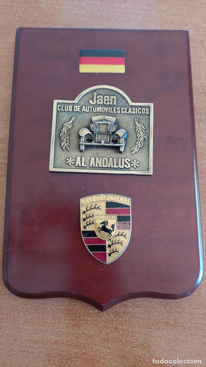 Coches y Motocicletas: Metopa Ja&eacute;n club autom&oacute;viles cl&aacute;sicos escudo de Porche