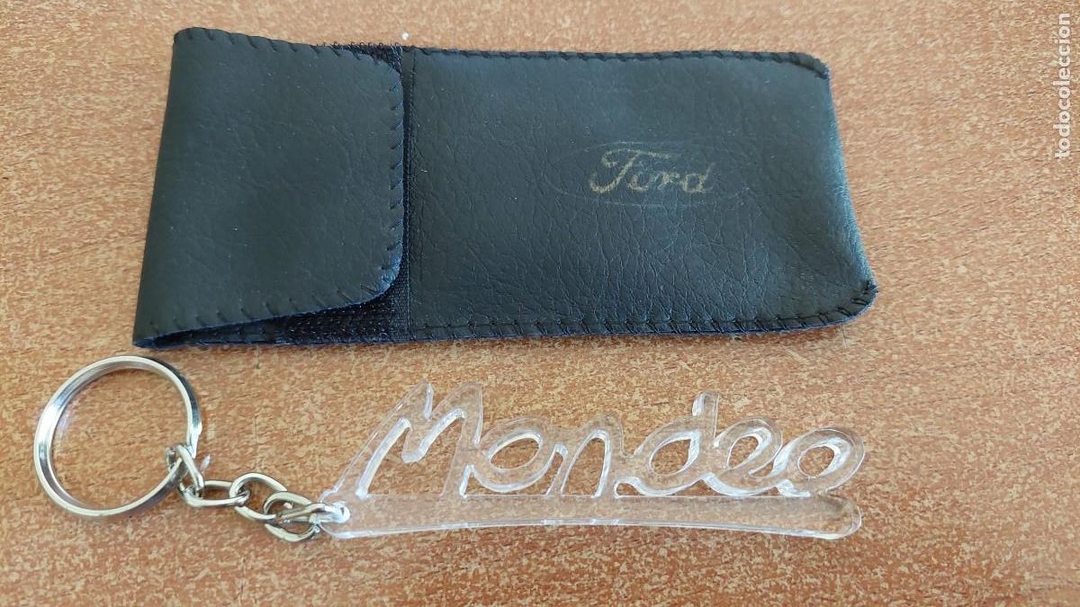 Coches y Motocicletas: Llavero en su funda de Ford Mondeo