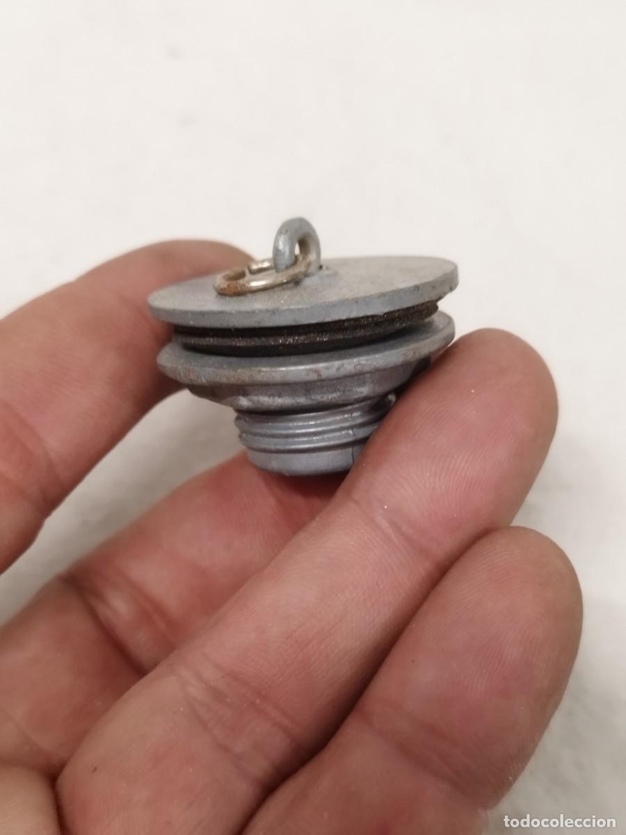 Coches y Motocicletas: Posible tap&oacute;n de vaciado de aceite de motor.