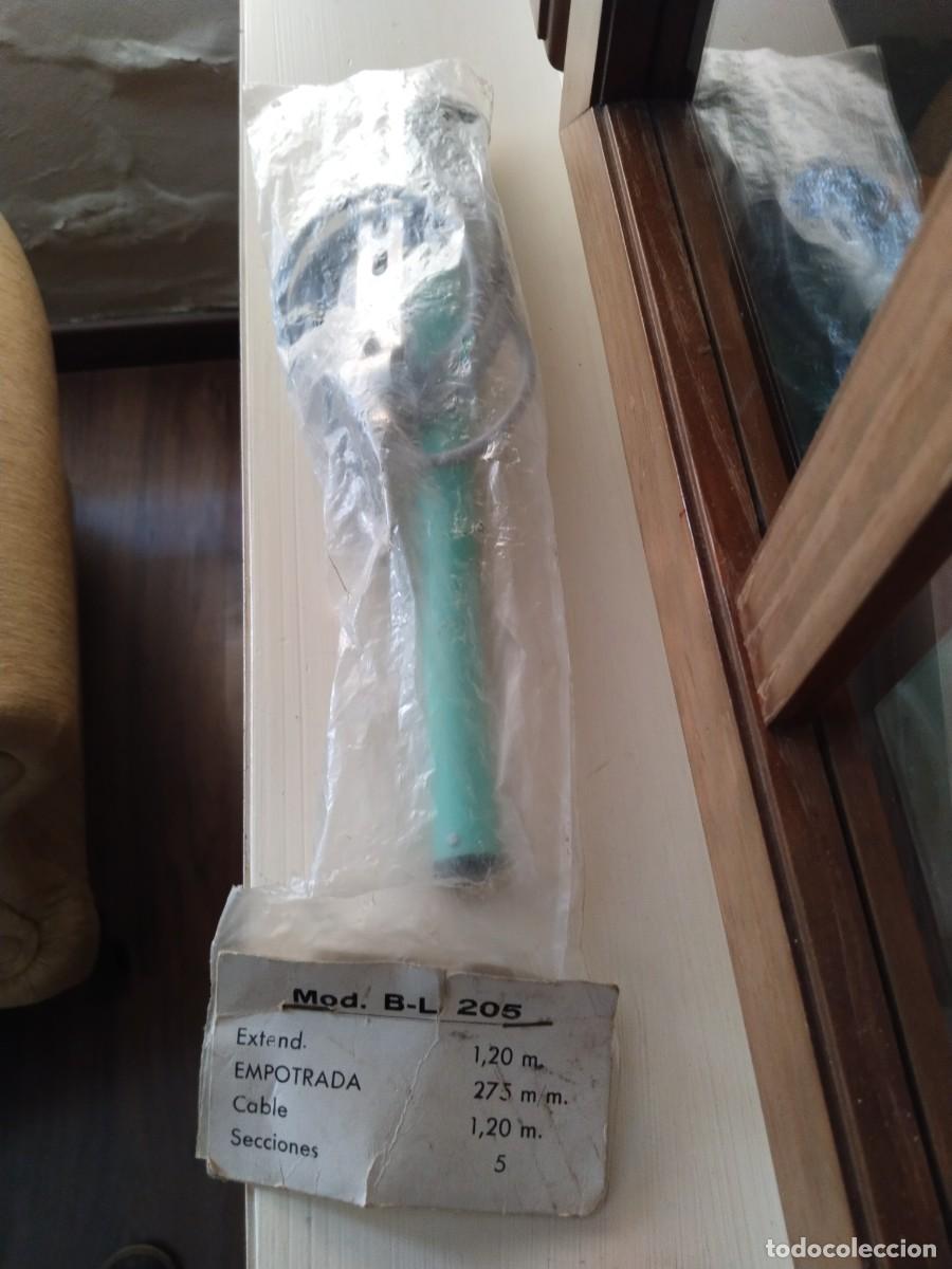 Coches y Motocicletas: Antigua antena para autom&oacute;vil