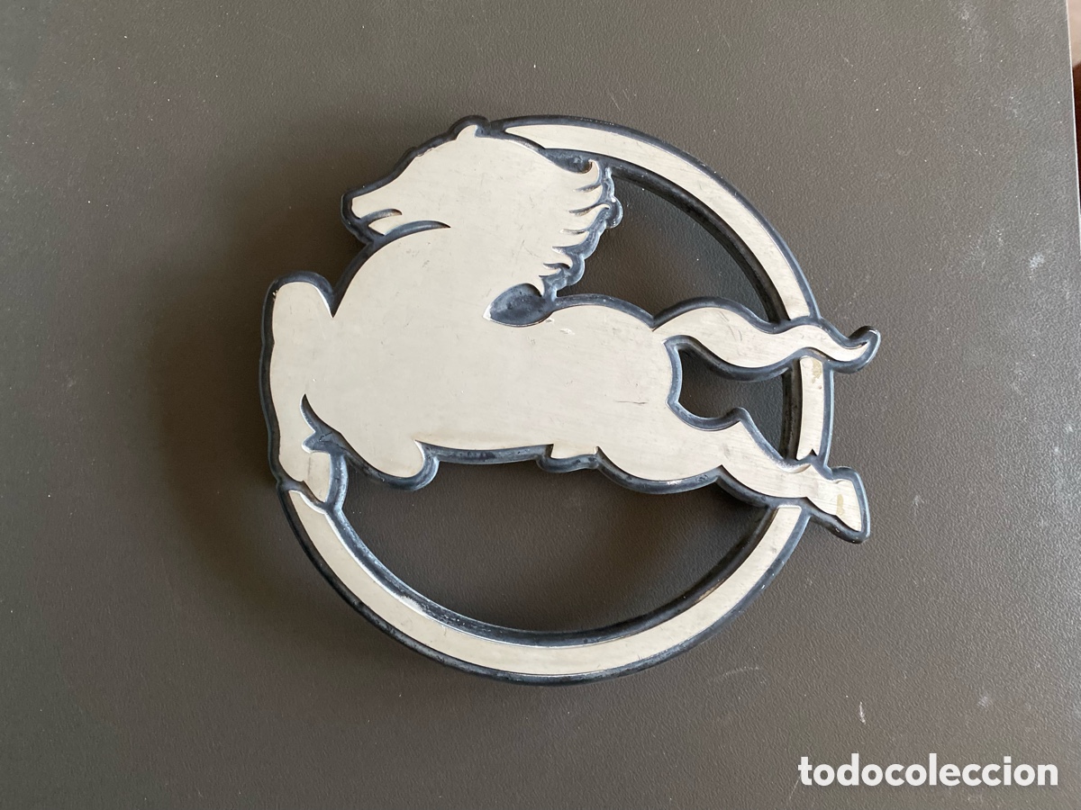 Coches y Motocicletas: Antiguo Emblema de Pegaso. Calandra de Aluminio. BOMISA MILANO. A&ntilde;os 60-70. Original