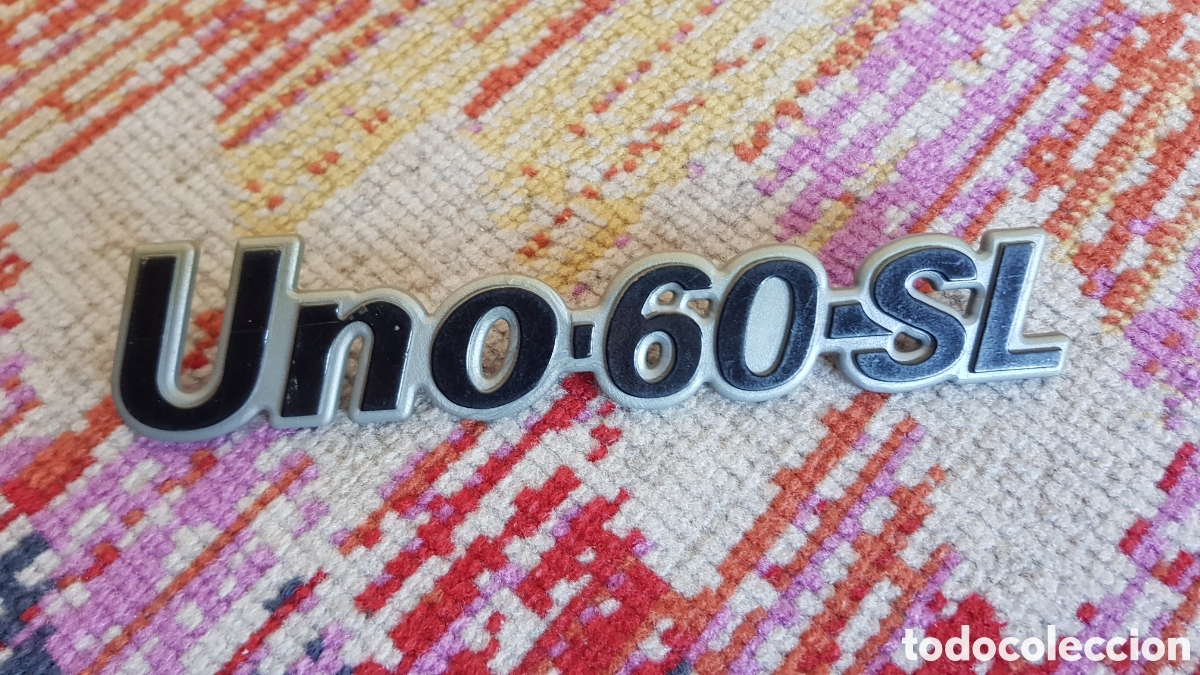 Coches y Motocicletas: Insignia Trasera Fiar Uno 60 SL