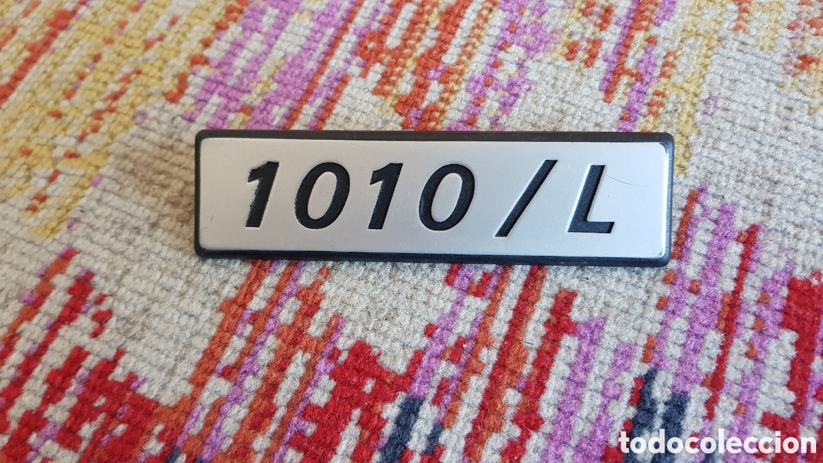 Coches y Motocicletas: Insignia lateral Seat 127