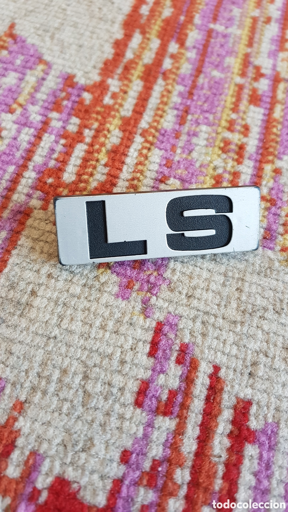 Coches y Motocicletas: Insignia Lateral Seat 127 LS