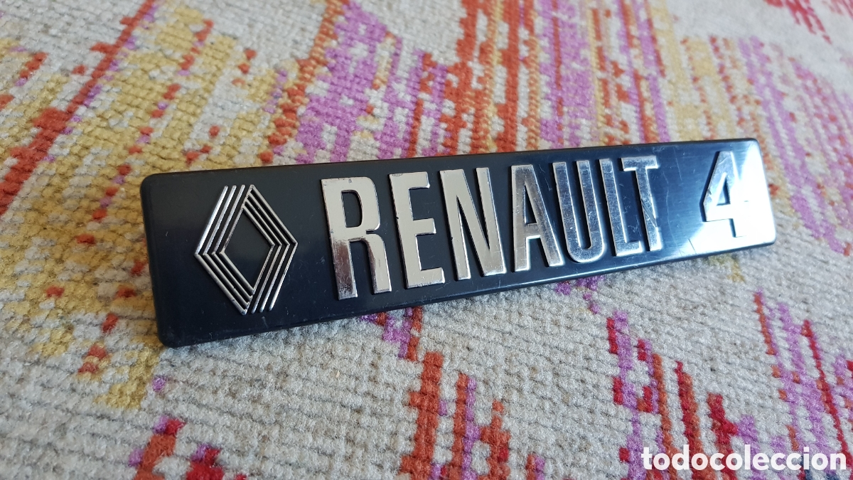 Coches y Motocicletas: Insignia Trasera Renault 4