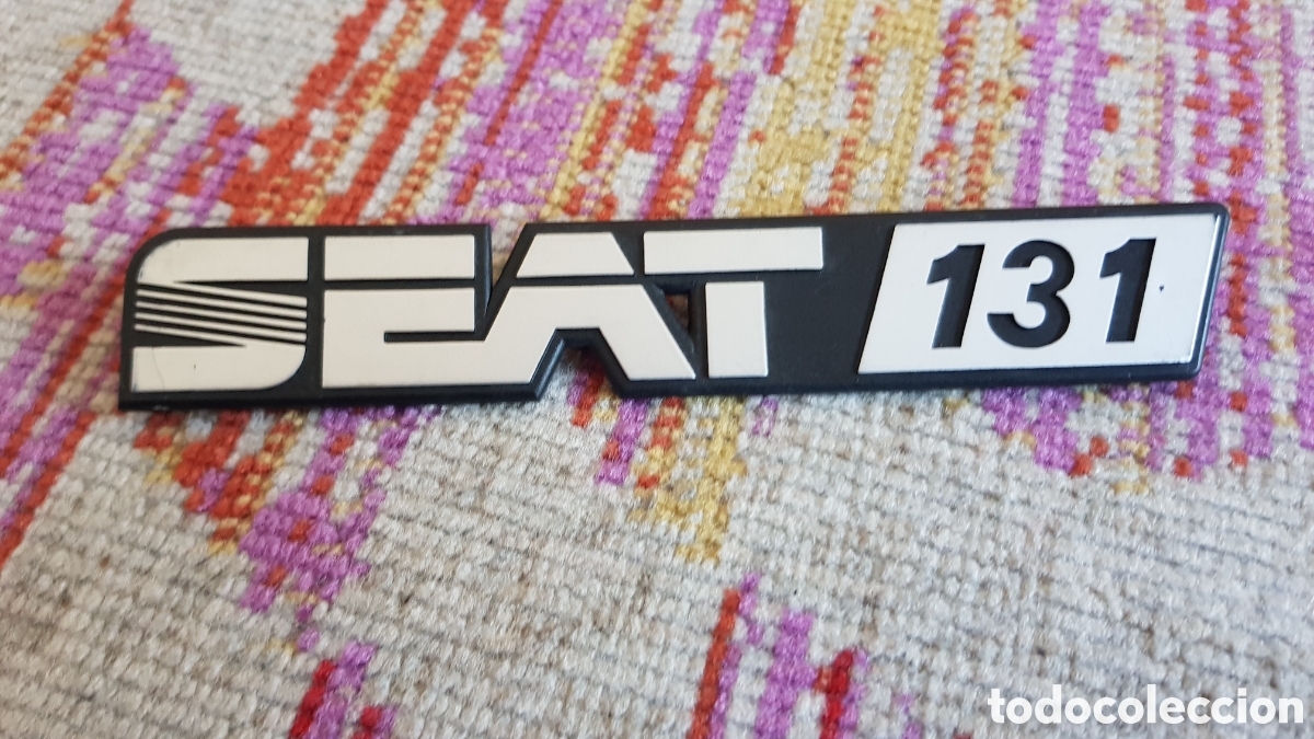 Coches y Motocicletas: Insignia Trasera Seat 131