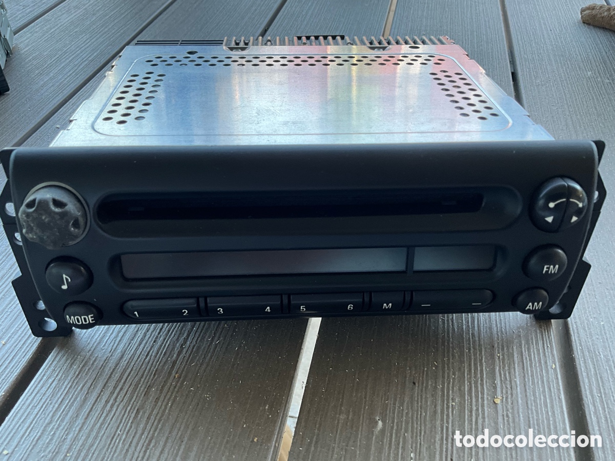 Autos und Motorr&auml;der: RADIO BUSINESS CD. VINTAGE. ORIGINAL BMW MINI COOPER R52 del 2005.