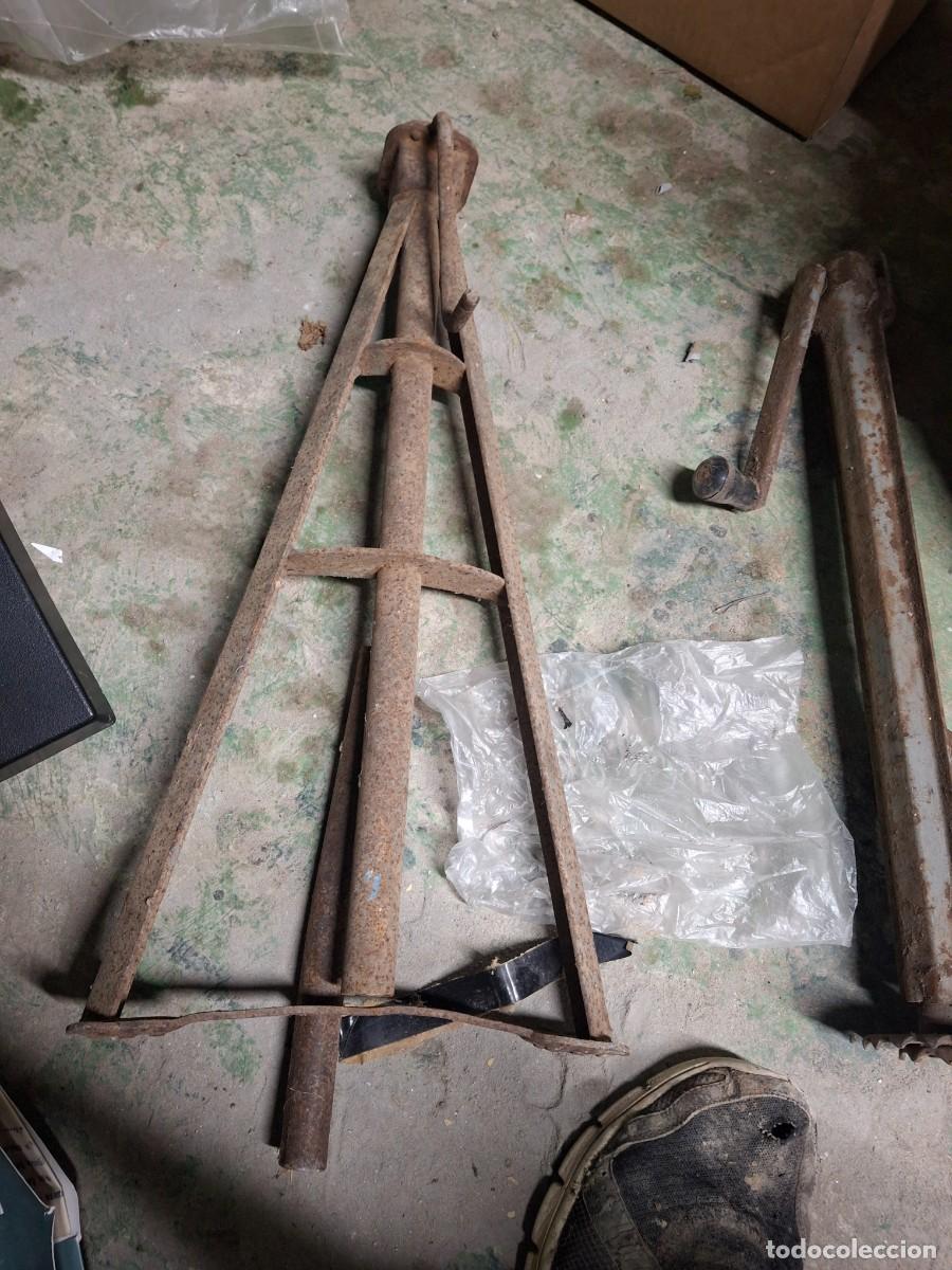 Coches y Motocicletas: Antiguo gato para coche veh&iacute;culo industrial cl&aacute;sico herramienta elevaci&oacute;n taller mec&aacute;nico