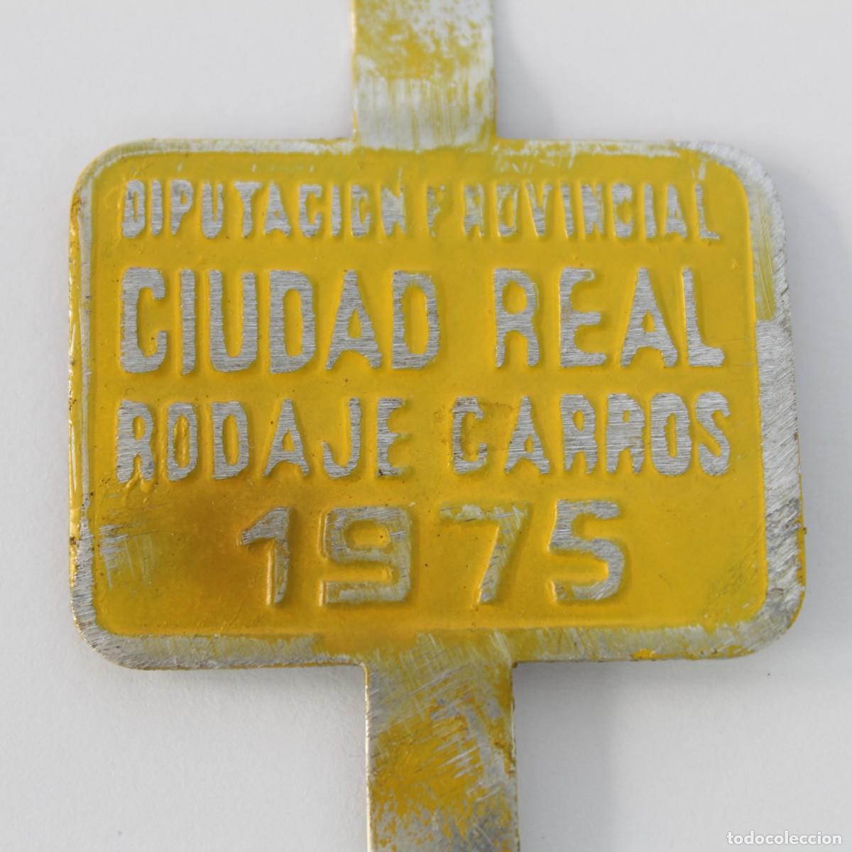 Coches y motocicletas: Antigua Matricula Placa Arbitrio Rodaje Carros Ciudad Real 1975 Tracci&oacute;n Animal
