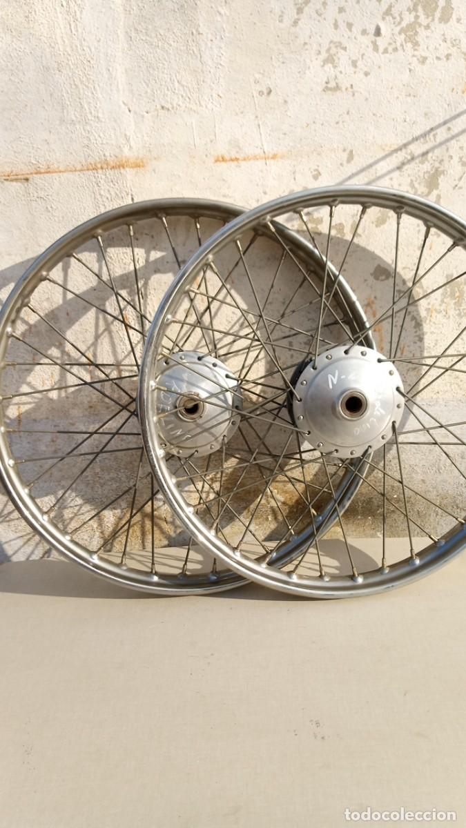 Voitures et Motocyclettes: Pareja ruedas moto Guzzi cardelino.