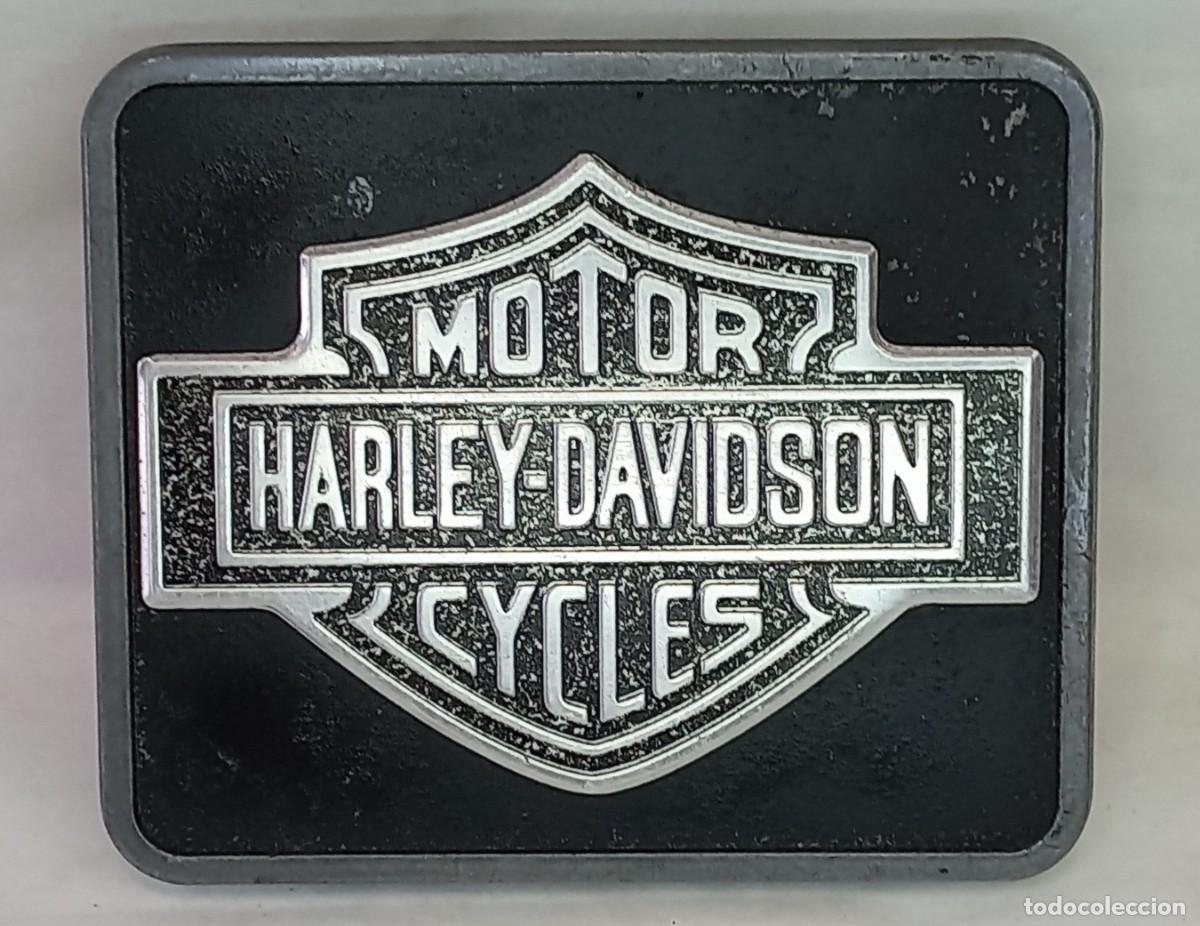 Cars and Motorcycles: PLACA METALICA CON INSIGNIA HARLEY - DAVIDSON PARA LA BOLSA DEL SILLIN