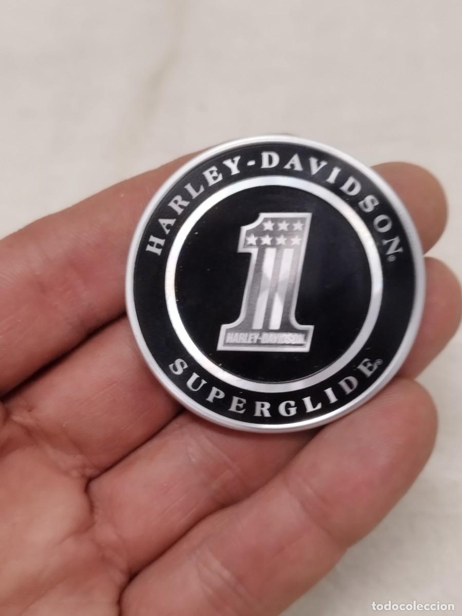 Coches y motocicletas: Placa Harley Davidson Super Glide. Moto, motocicleta.