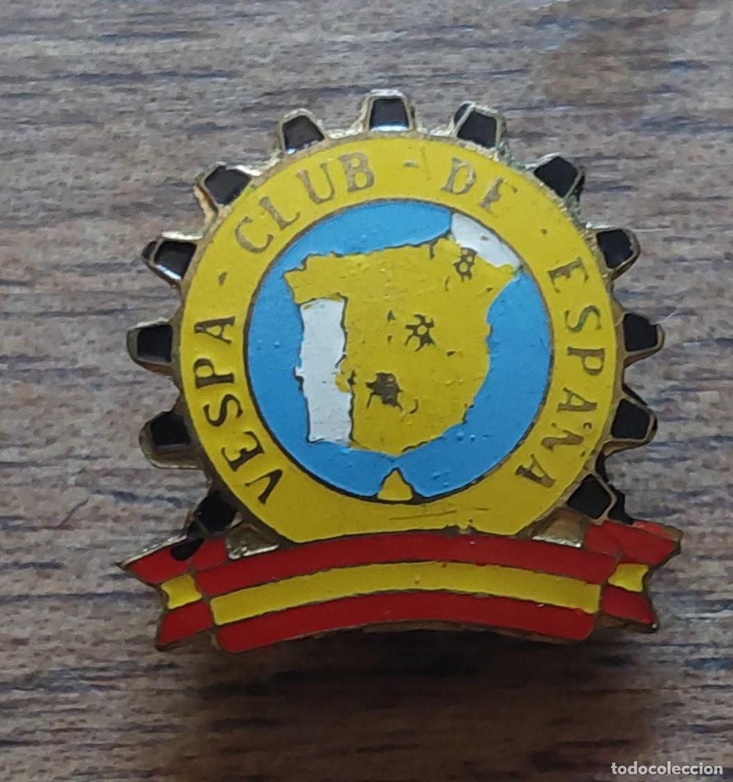 Coches y motocicletas: Antiguo emblema Vespa club de Espa&ntilde;a