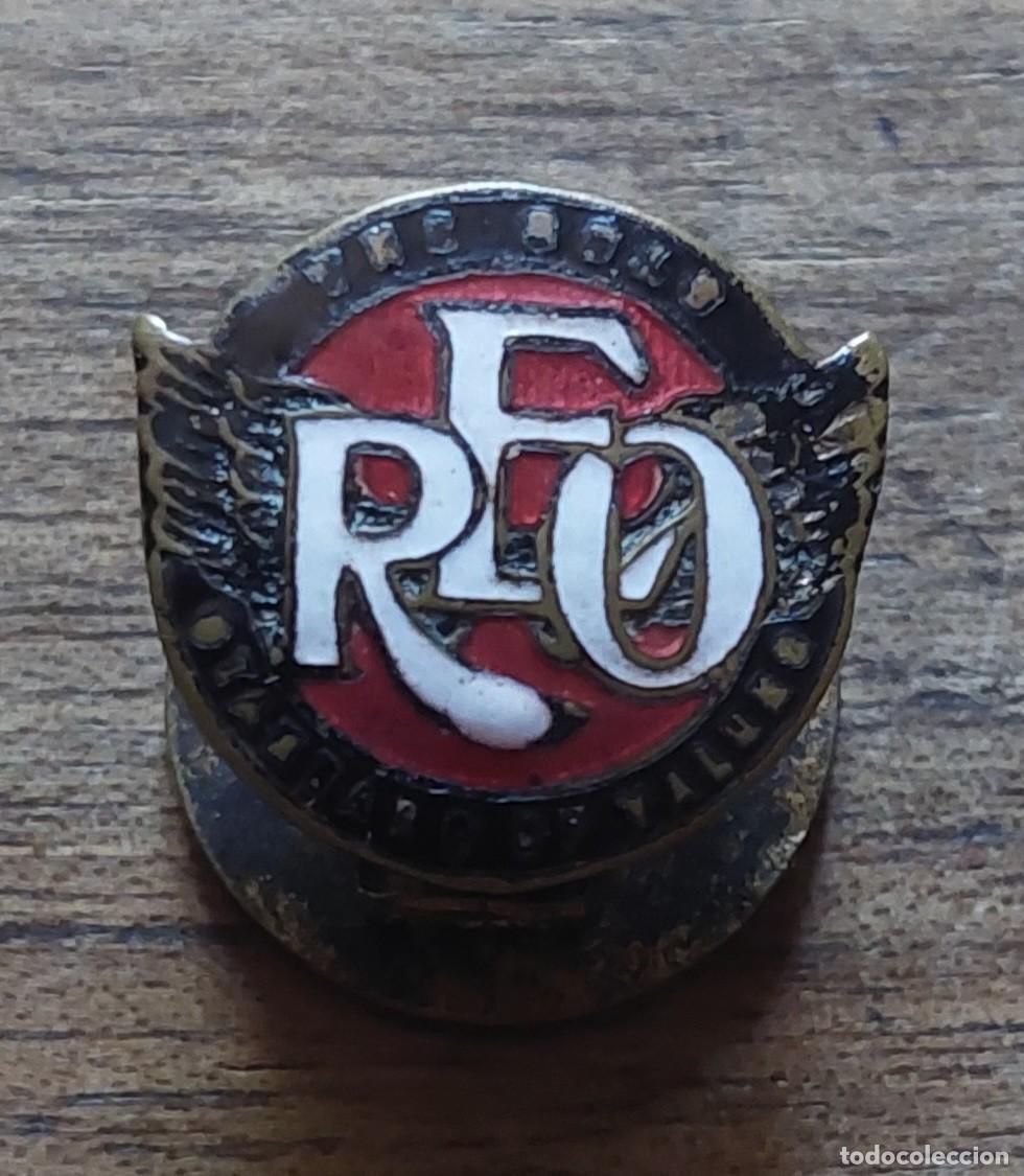 Coches y motocicletas: Antiguo emblema Reo Valvulas