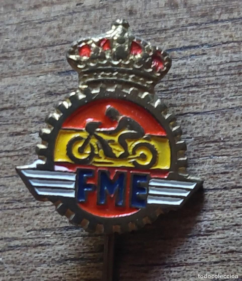 Coches y motocicletas: Antiguo emblema Federaci&oacute;n Motociclismo Espa&ntilde;a