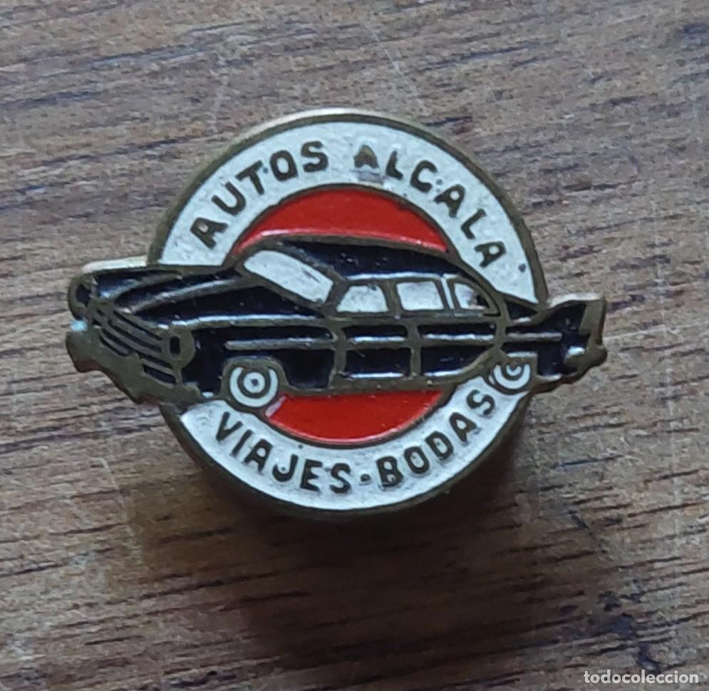 Coches y motocicletas: Antiguo emblema Autos Alcal&aacute; Viajes Bodas