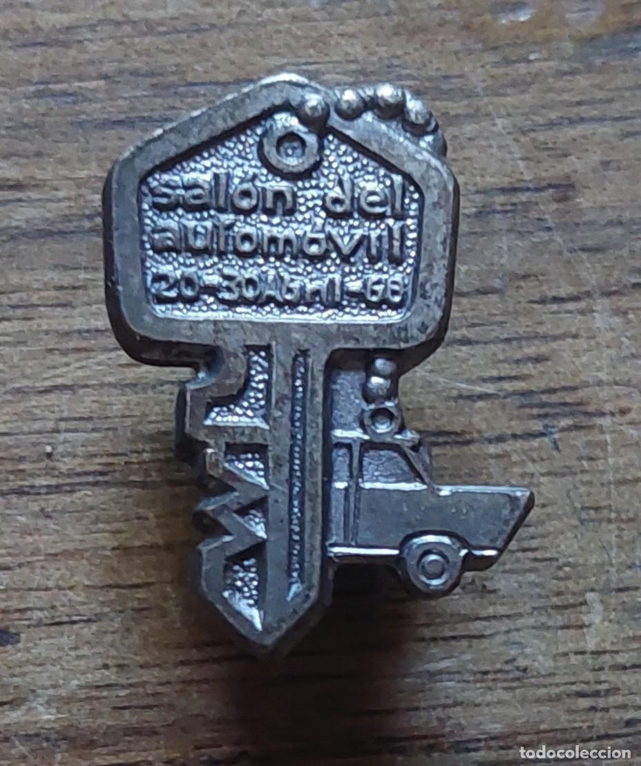 Coches y motocicletas: Antiguo emblema Sal&oacute;n Autom&oacute;vil 1968