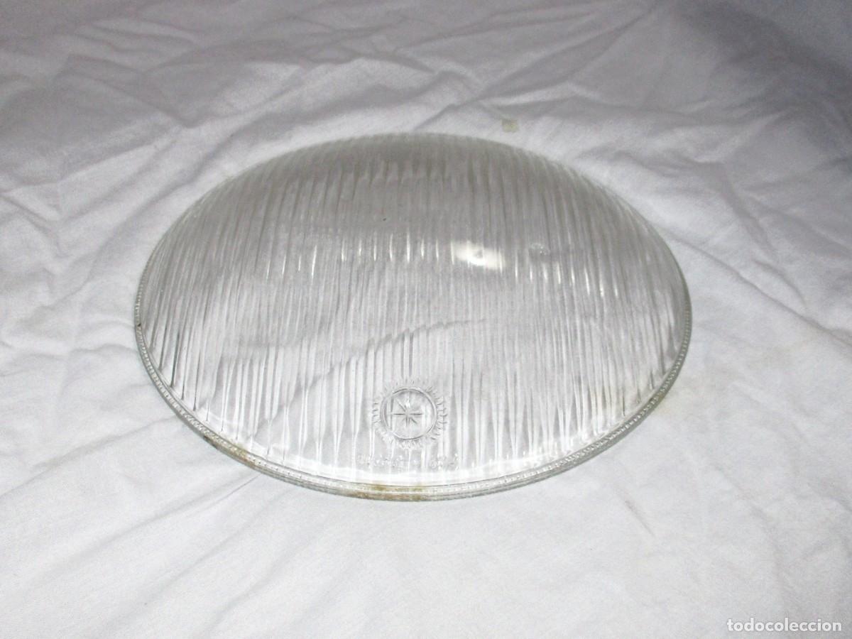 Coches y motocicletas: CRISTAL VICRIS 634 CURVO DE 18 CMS. DE DI&Aacute;METRO PARA AUTOS O MOTOS CL&Aacute;SICOS.