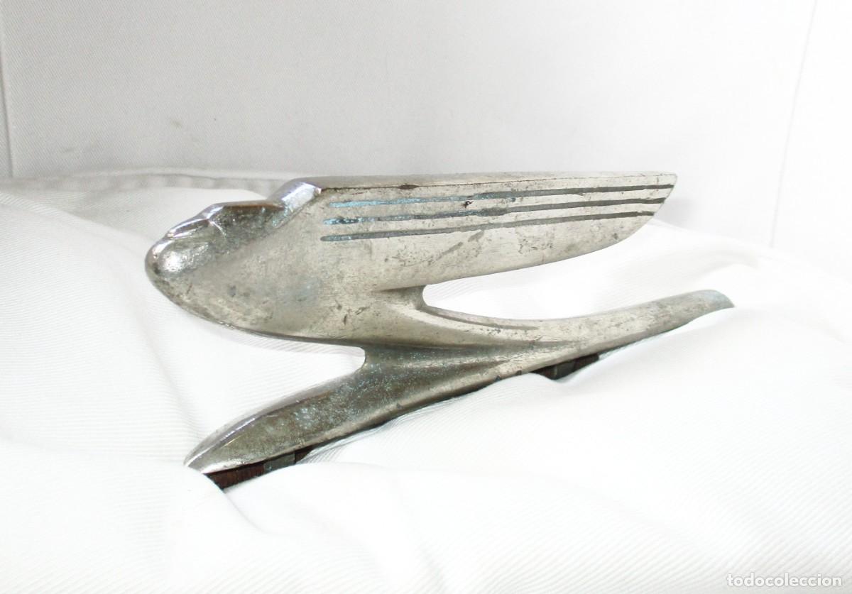 Coches y motocicletas: MASCOTA O ADORNO DE CAP&Oacute; EN FORMA DE &Aacute;GUILA PARA CHEVROLET DE 1935-1936. HOOD ORNAMENT. MASCOT.