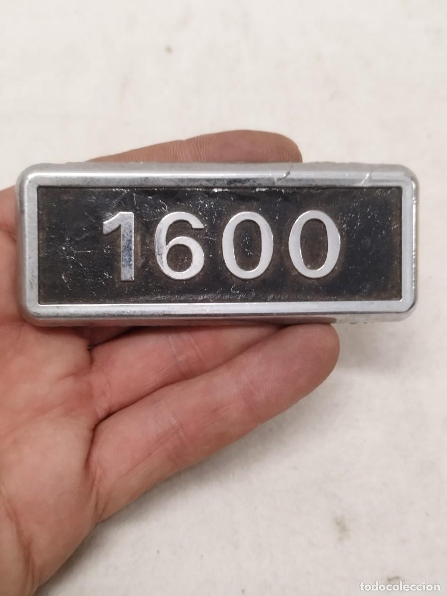 Coches y motocicletas: Antiguo logotipo, emblema Seat 131 o 132. 1600.