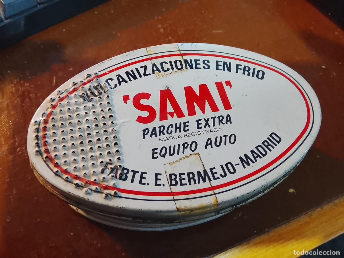 Coches y motocicletas: Antigua lata met&aacute;lica parches SAMI &rdquo;Equipo Auto&rdquo; - Lote completo con parches y tubo - A&ntilde;os 40/50