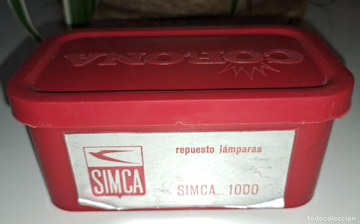 Coches y motocicletas: ESTUCHE REPUESTO L&Aacute;MPARAS CORONA - SIMCA 1000