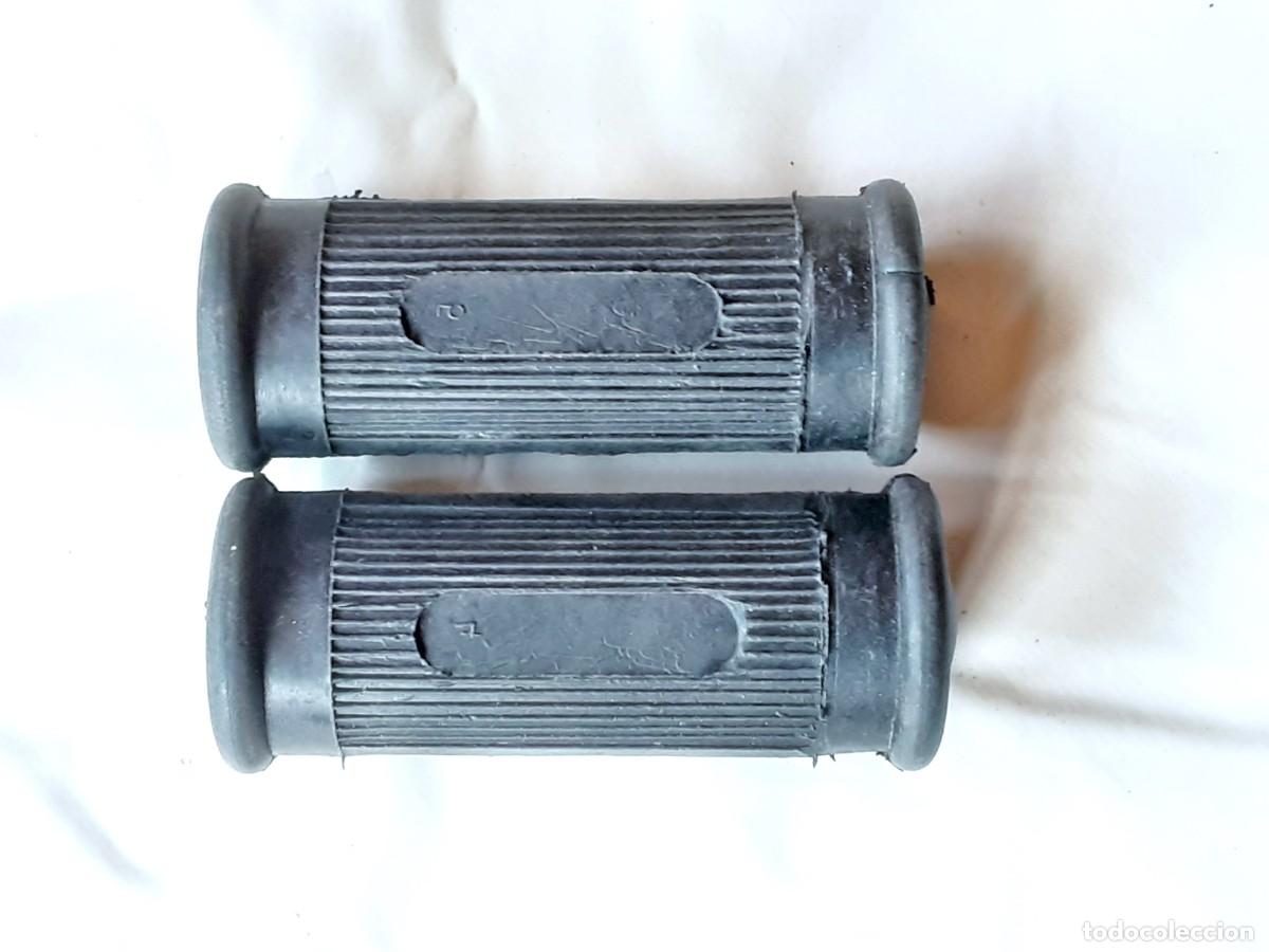 Coches y motocicletas: GOMAS DE ESTRIBERAS REPOSAPIES MOTO CLASICA NEGROS