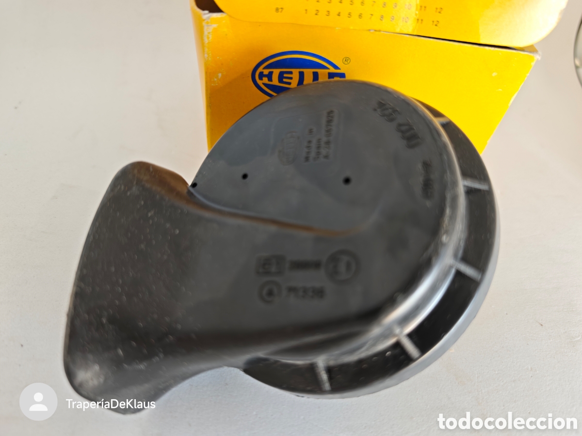 Coches y motocicletas: Bocina de boceto tipo caracol Hella a 12V con su caja original - car244