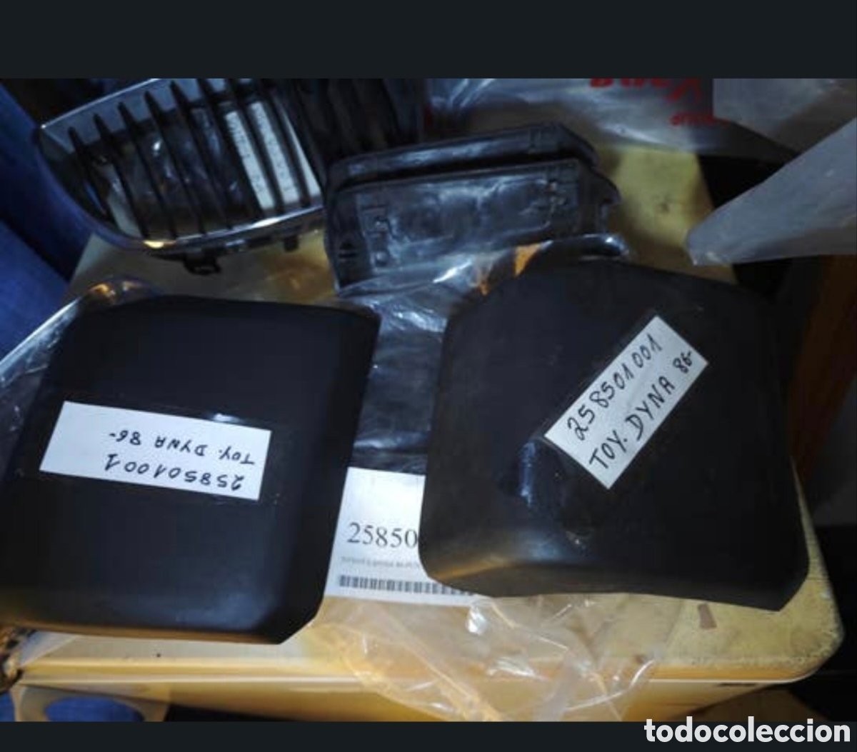 Voitures et Motocyclettes: Punta parachoques para Toyota Dyna 88-