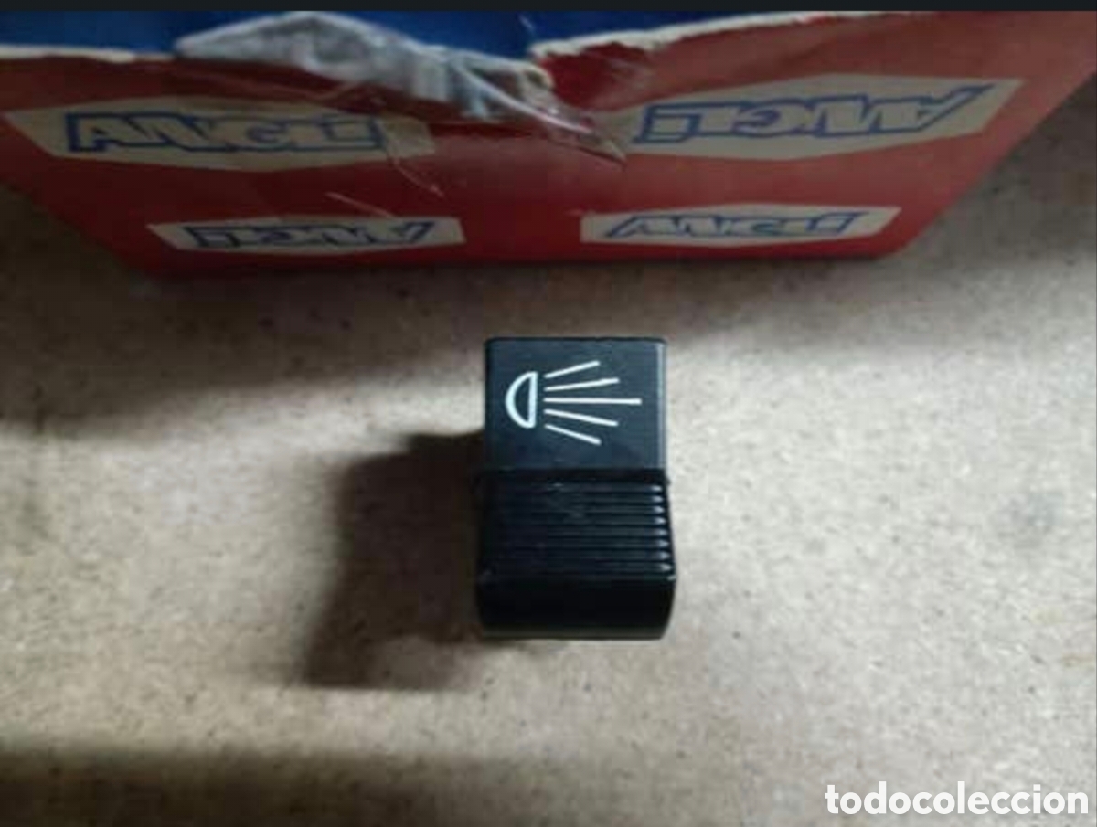 Coches y motocicletas: INTERRUPTOR LUCES SEAT 127 - Foto 2