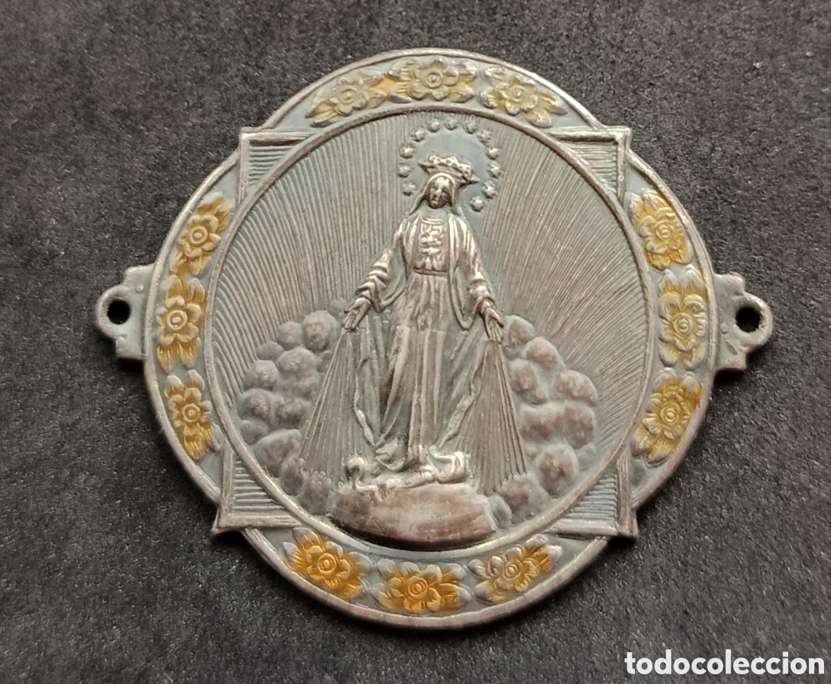 Coches y motocicletas: ANTIGUA INSIGNIA CHAPA PARA COCHE CLASICO VESPA SEAT VIRGEN MILAGROSA