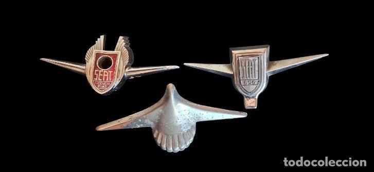 Coches y motocicletas: (AUT-260801)LOTE DE 3 EMBLEMAS DE SEAT 850 y 1400